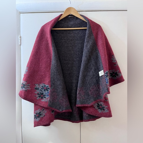 Floral Cape - Picture 13 of 16